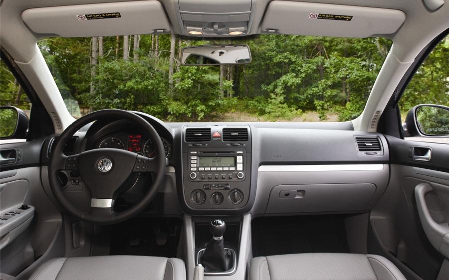  Volkswagen Jetta TDi 2009 года  (фото 2 из 6)